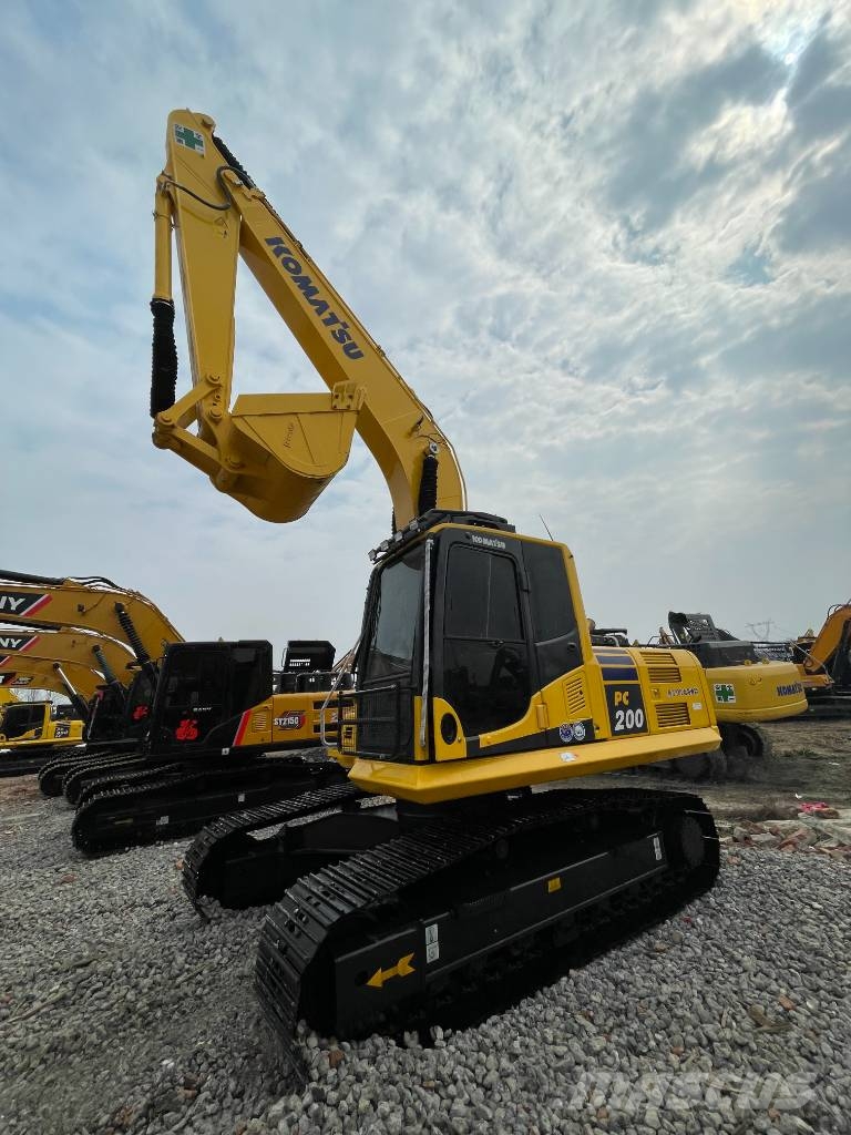Komatsu PC 200 Vidēja lieluma ekskavatori 7 t - 12 t