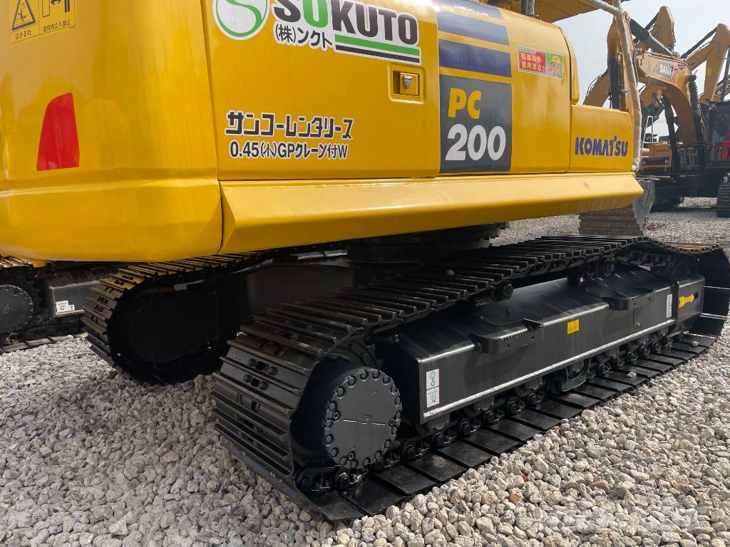 Komatsu PC 200 Vidēja lieluma ekskavatori 7 t - 12 t