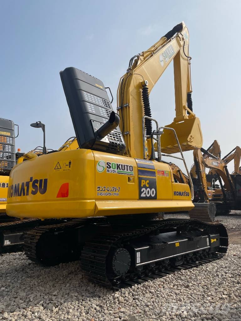 Komatsu PC 200 Vidēja lieluma ekskavatori 7 t - 12 t