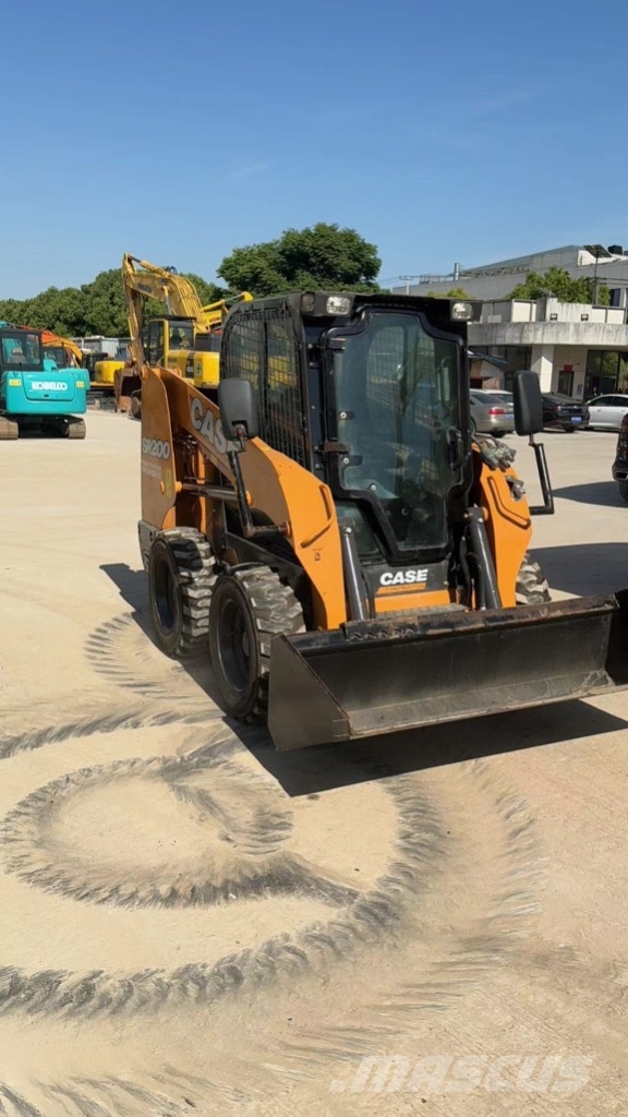 CASE SR 200 Φορτωτάκια
