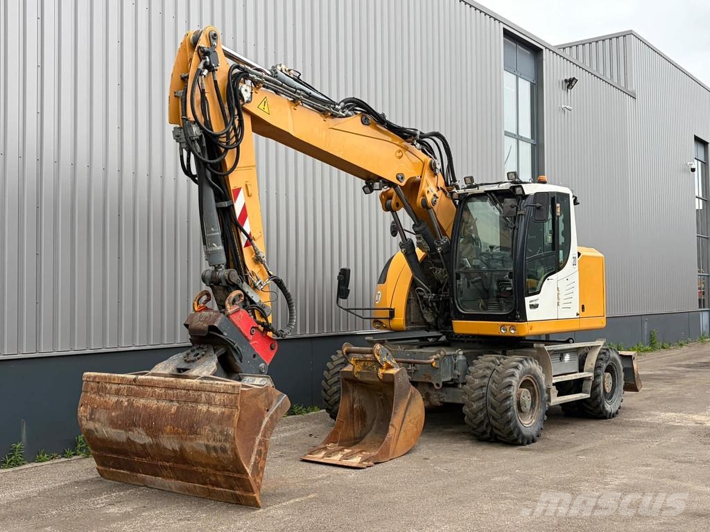 Liebherr A918 Compact Litronic Excavadoras de ruedas