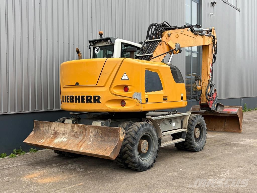Liebherr A918 Compact Litronic Excavadoras de ruedas