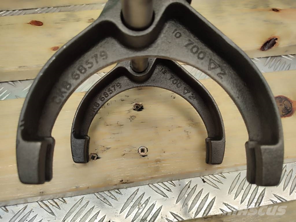John Deere CKB68579 gear selector fork JOHN DEERE 3200 Transmisiones
