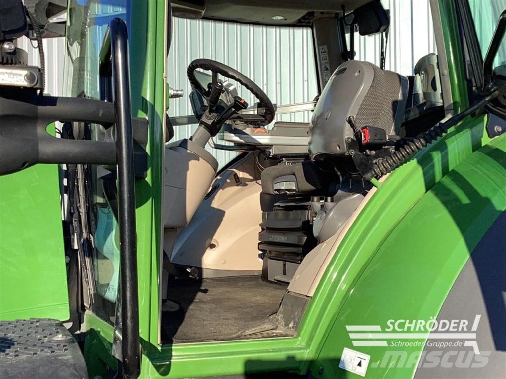 Fendt 824 VARIO S4 PROFI PLUS Tractors