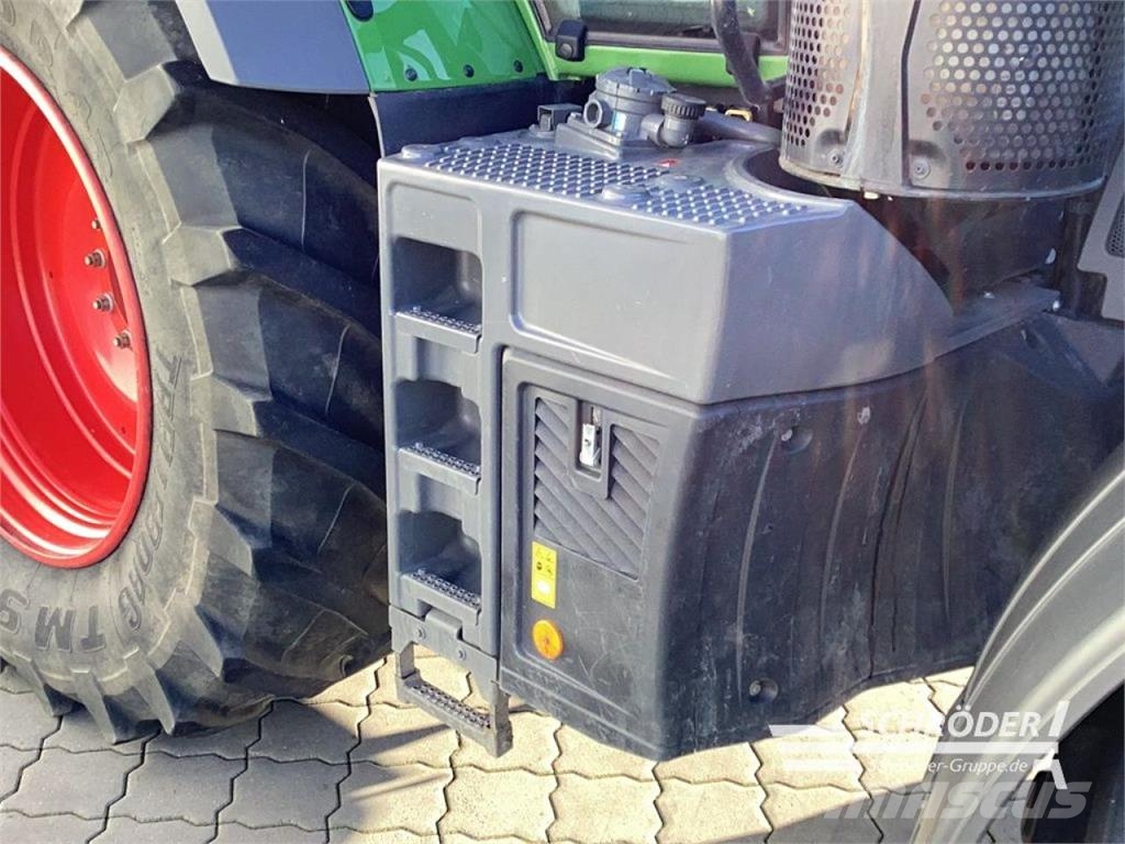 Fendt 824 VARIO S4 PROFI PLUS Tractors