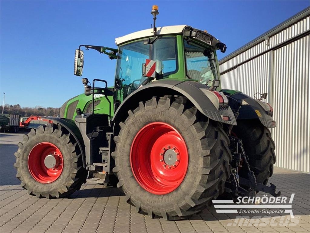 Fendt 824 VARIO S4 PROFI PLUS Tractors