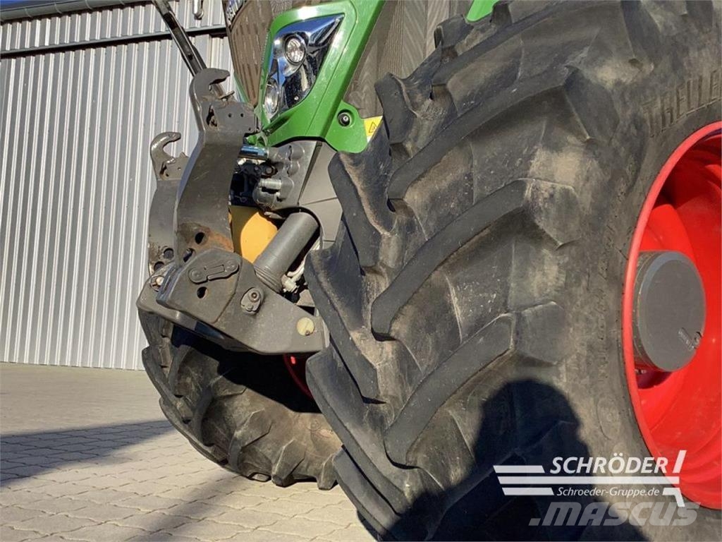 Fendt 824 VARIO S4 PROFI PLUS Tractors