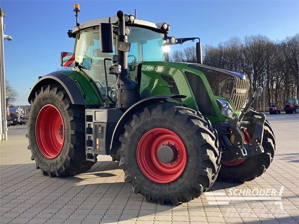 Fendt 824 VARIO S4 PROFI PLUS Tractors