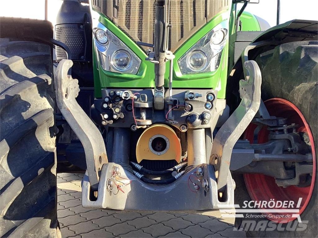 Fendt 824 VARIO S4 PROFI PLUS Tractors