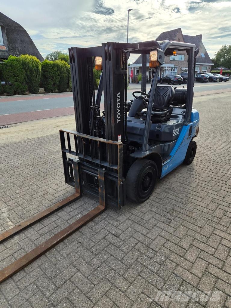 Toyota 2.5 tons lpg heftruck triplo Другие складские механизмы