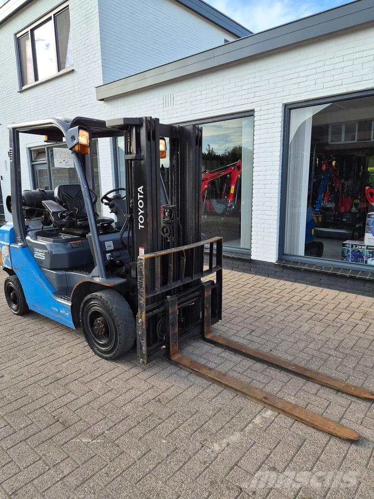 Toyota 2.5 tons lpg heftruck triplo Другие складские механизмы