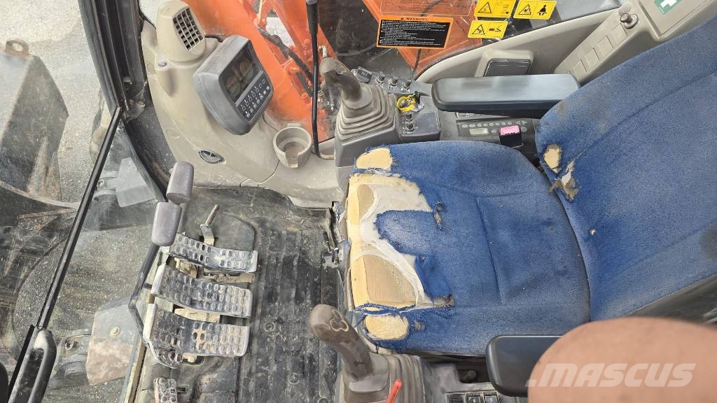 Hitachi ZX 135 US-3 Верижен екскаватор