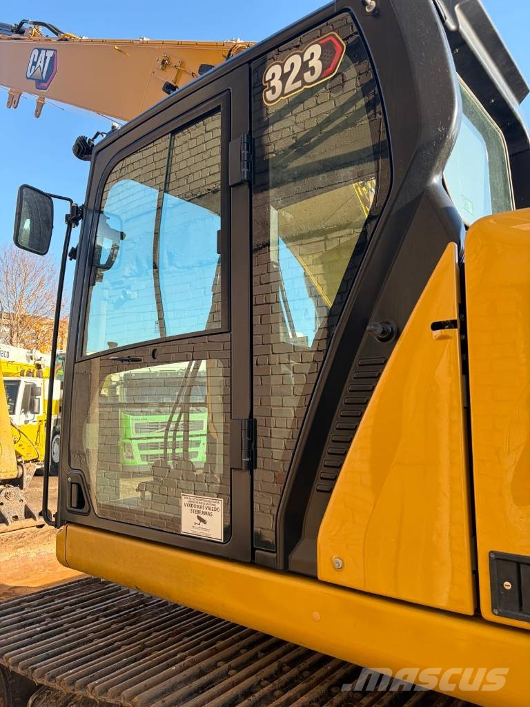 CAT 323 Beltegraver