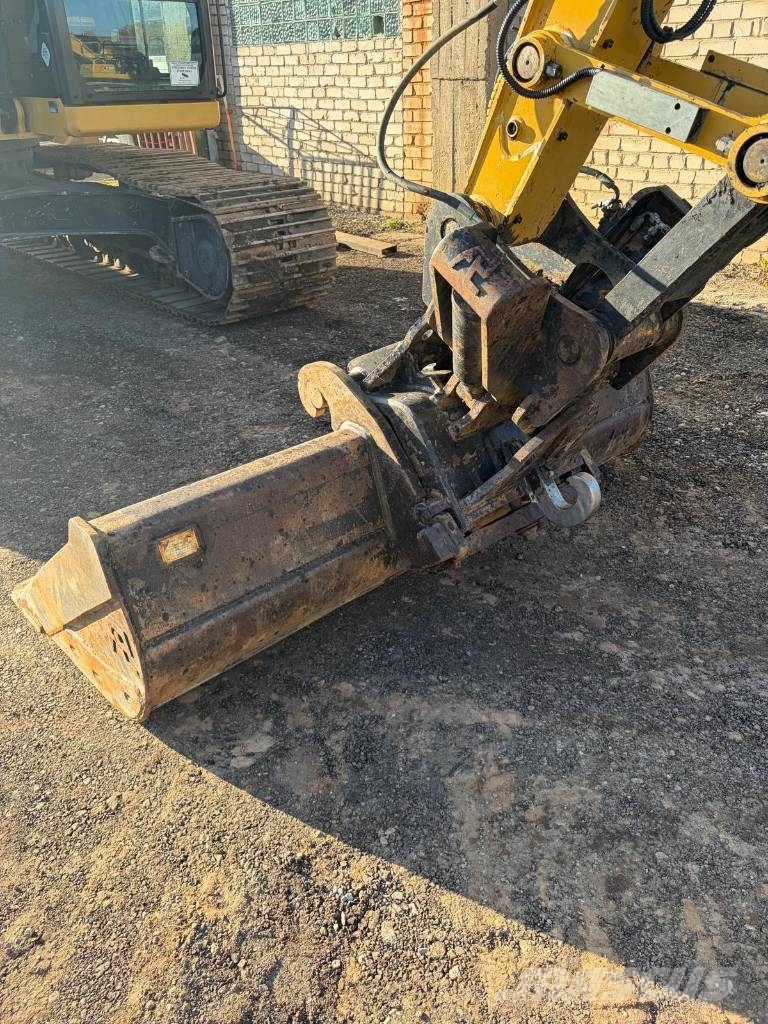 CAT 323 Beltegraver