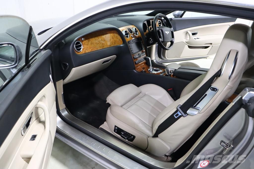 Bentley Continental GT PKWs