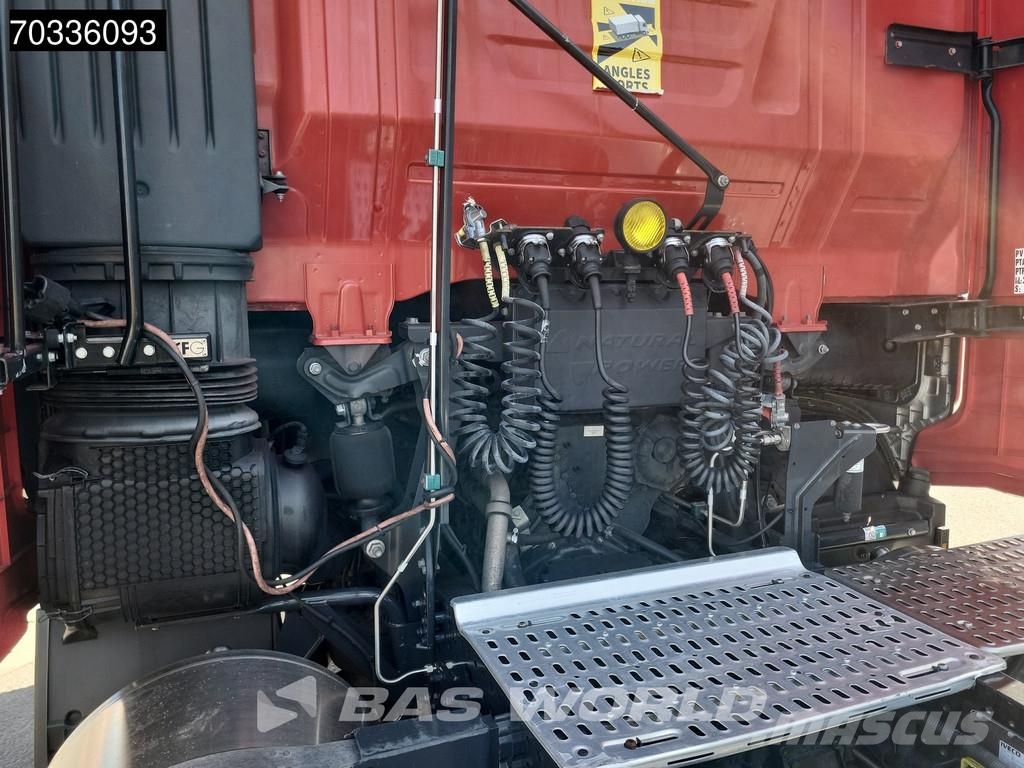 Iveco S-Way NP 460 S-Way 4X2 LNG! Retarder 2xTanks Stand Sattelzugmaschinen