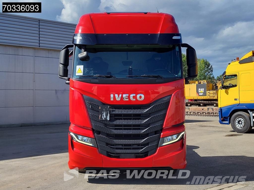 Iveco S-Way NP 460 S-Way 4X2 LNG! Retarder 2xTanks Stand Sattelzugmaschinen