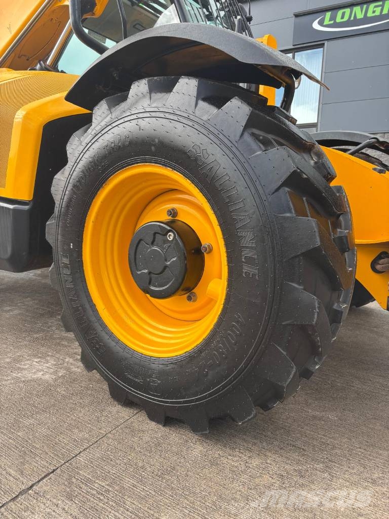 JCB 540-140 مناولات متداخلة
