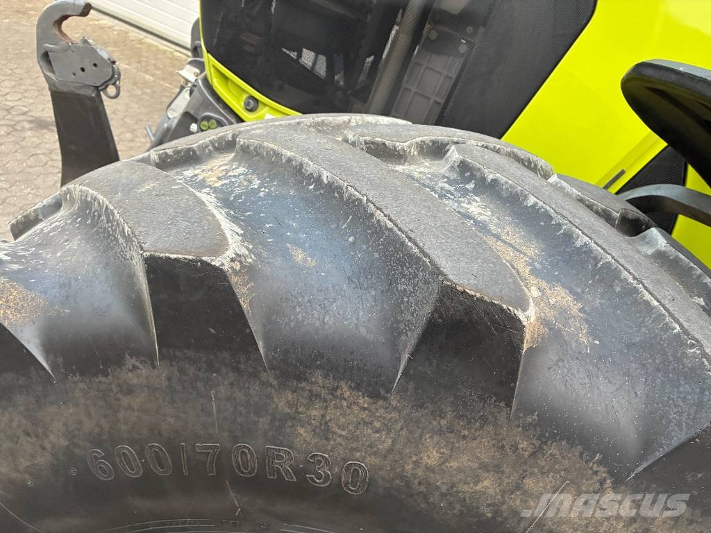 CLAAS Axion 830 CIS+ الجرارات