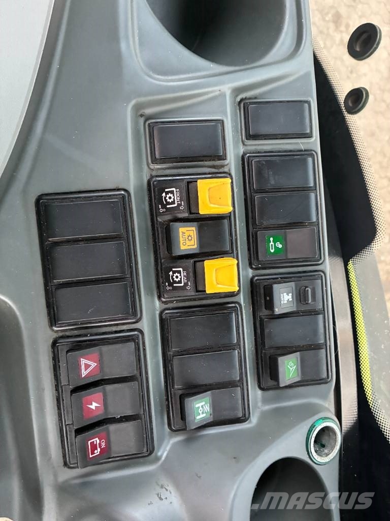 CLAAS Axion 830 CIS+ الجرارات