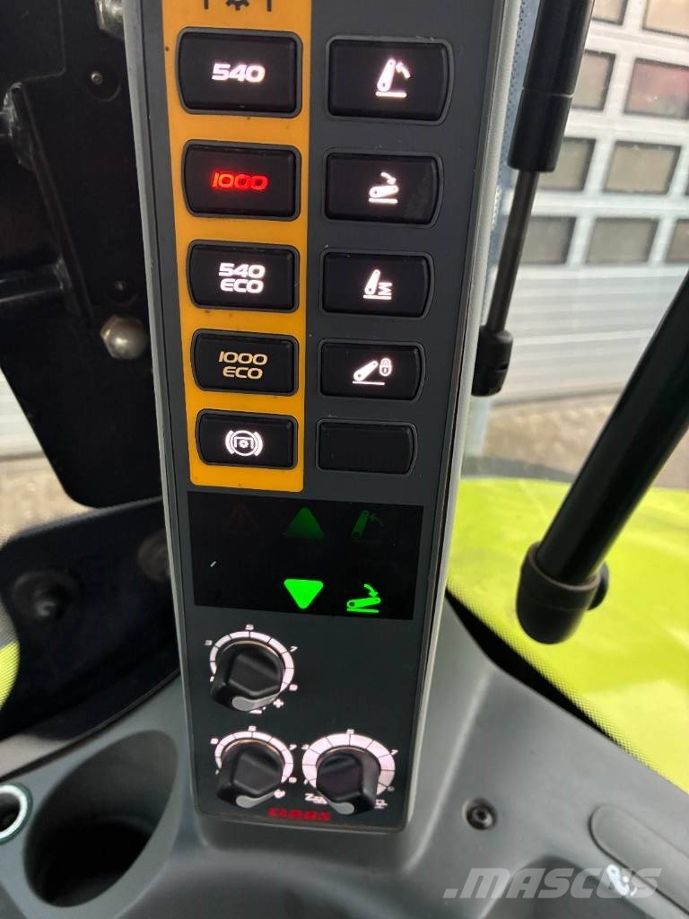 CLAAS Axion 830 CIS+ الجرارات