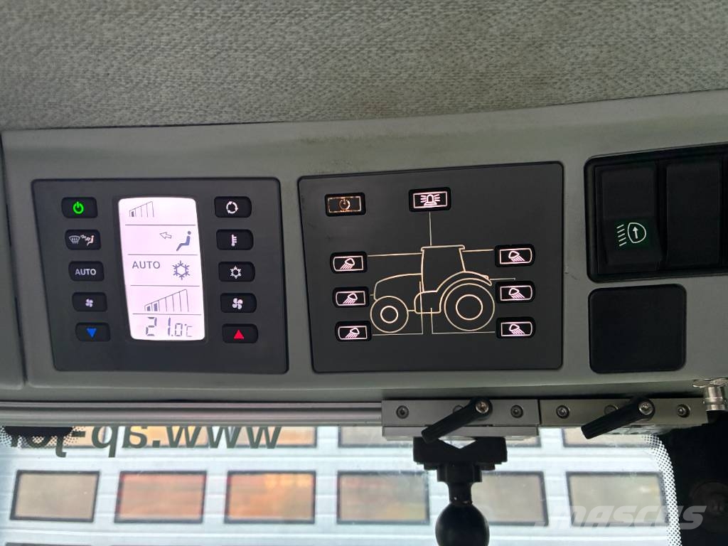 CLAAS Axion 830 CIS+ الجرارات
