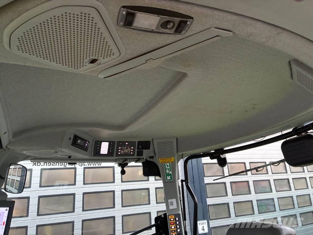 CLAAS Axion 830 CIS+ الجرارات
