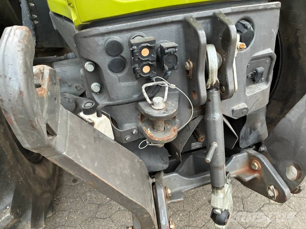 CLAAS Axion 830 CIS+ الجرارات