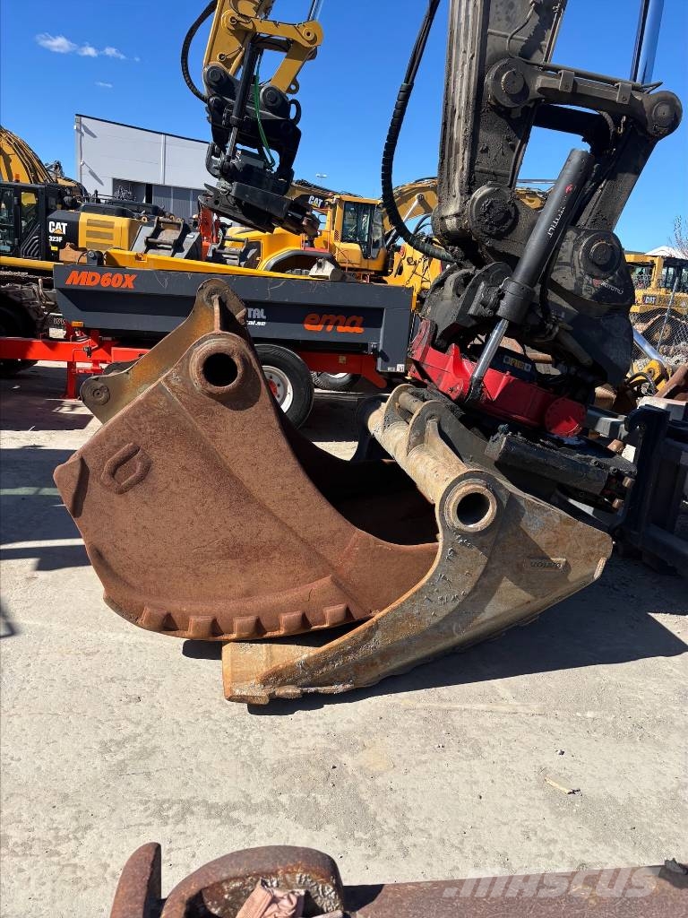 Volvo EC 250 EL حفارات زحافة