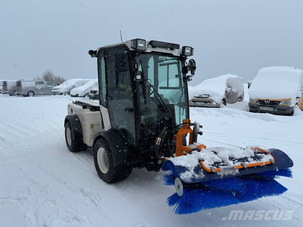 Multihog CX 75 MKII ماكينات منفعة عامة