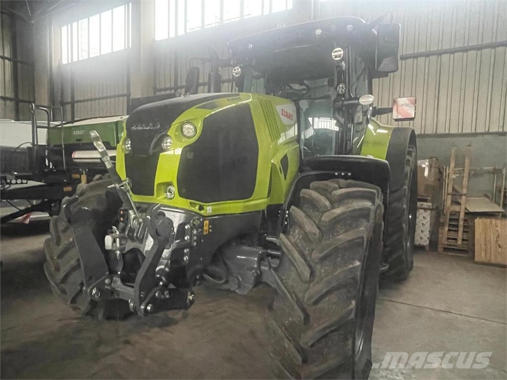 CLAAS AXION 870 CMATIC Traktori