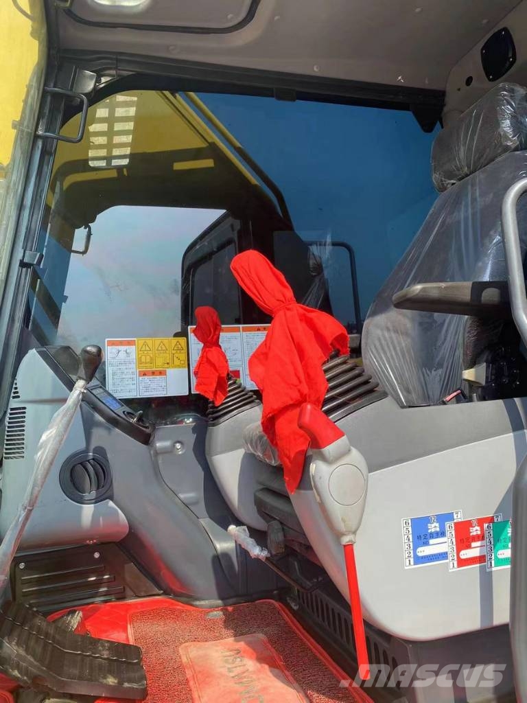 Komatsu PC220-8 Raupenbagger
