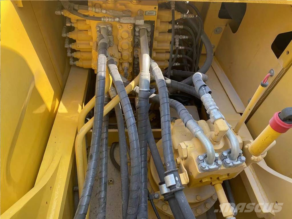 Komatsu PC220-8 Raupenbagger