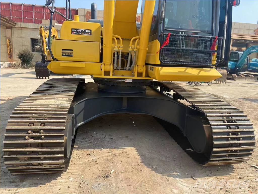 Komatsu PC220-8 Raupenbagger