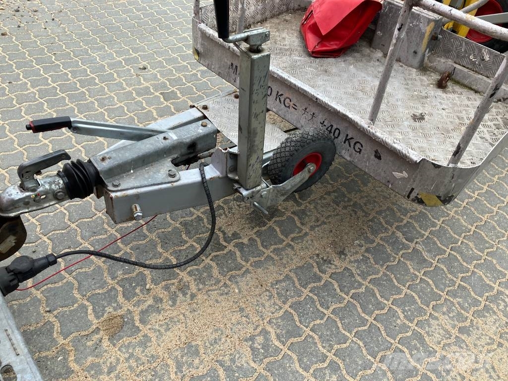 Omme 1830 EX المنصات الهوائية المثبتة على مقطورة