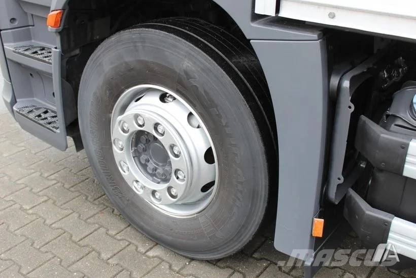 Mercedes-Benz Antos 1830 -FURGON– 007 Camiones caja cerrada