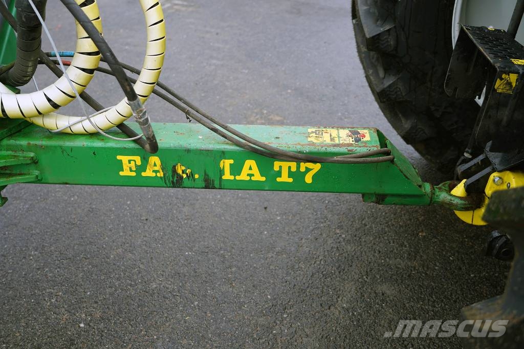 FARMA T7 MED KRAN SKOGSVAGN Šumske prikolice