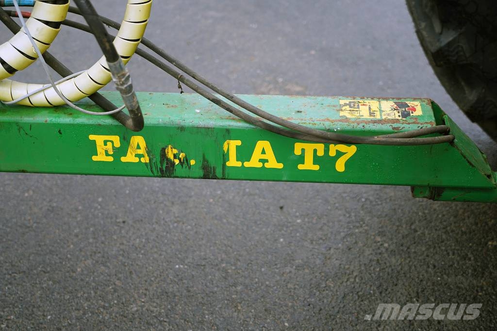FARMA T7 MED KRAN SKOGSVAGN Šumske prikolice