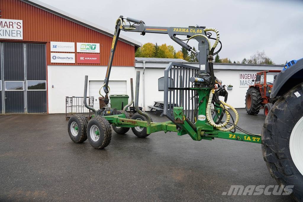 FARMA T7 MED KRAN SKOGSVAGN Šumske prikolice