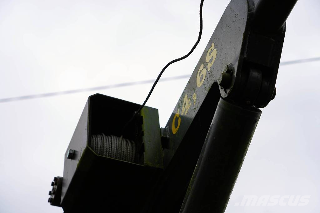 FARMA T7 MED KRAN SKOGSVAGN Šumske prikolice