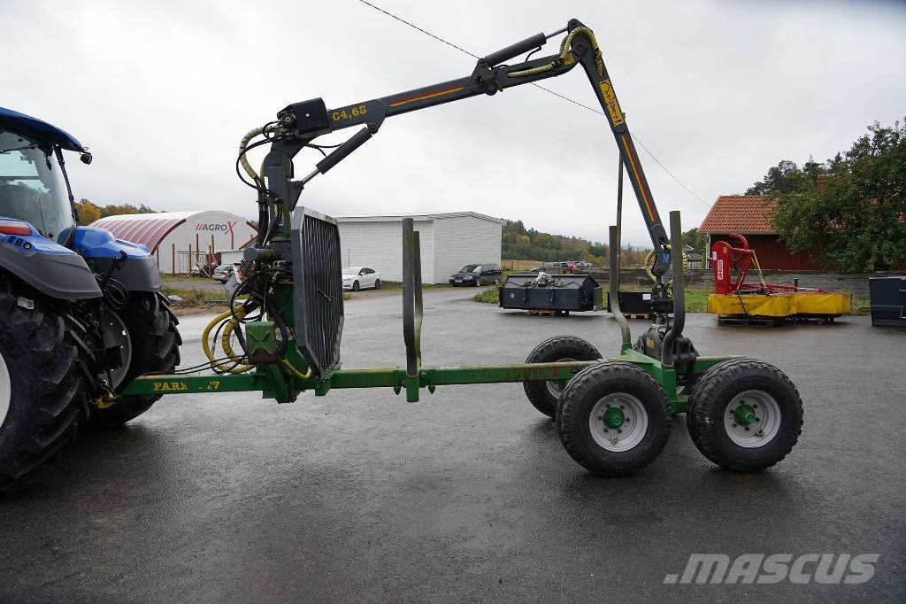 FARMA T7 MED KRAN SKOGSVAGN Šumske prikolice
