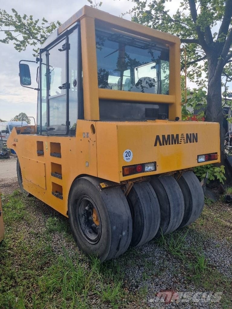 Ammann AP 240 Gumeni valjci na točkovima