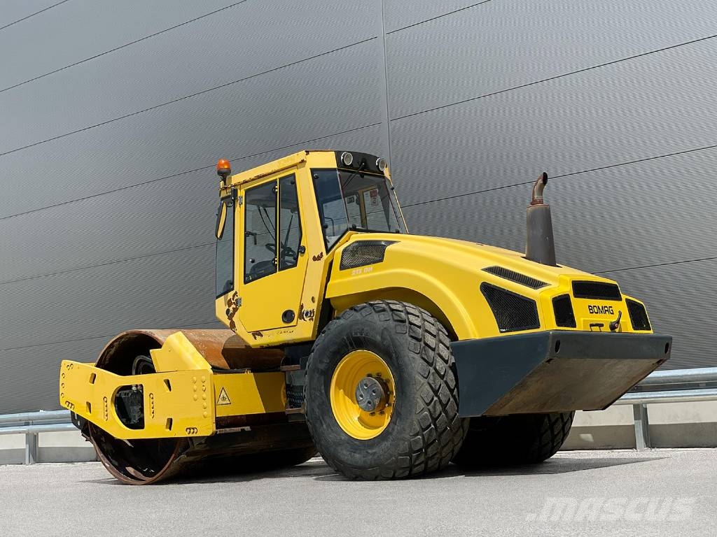 Bomag BW 213 DH-4 Enojni valjarji