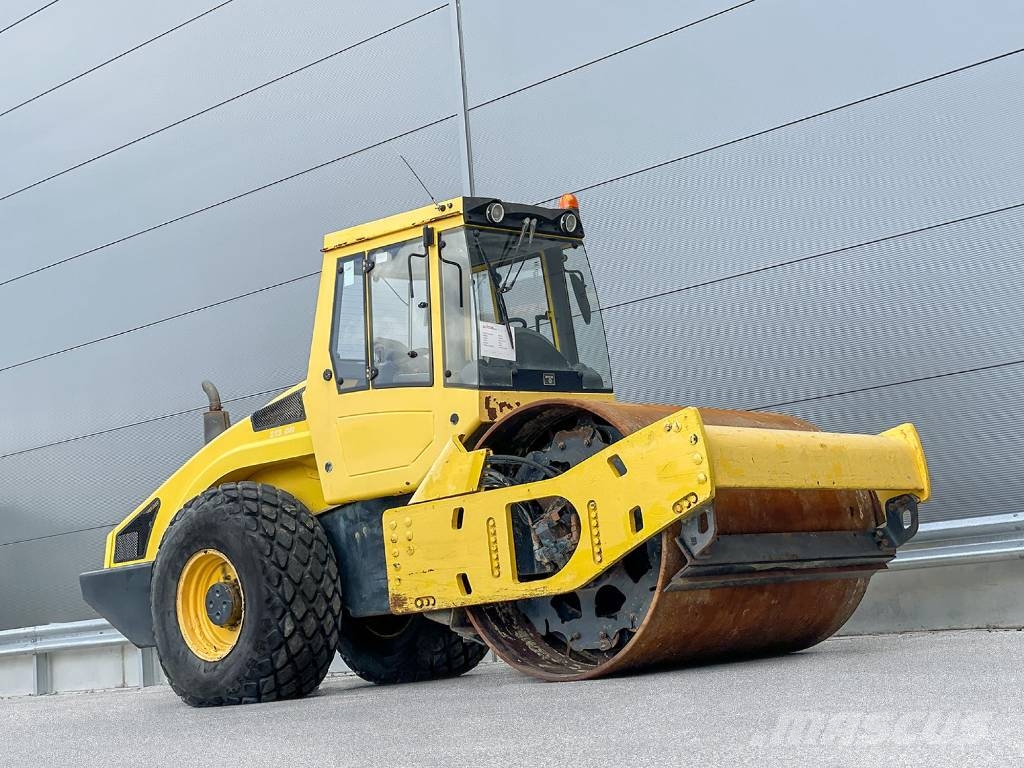 Bomag BW 213 DH-4 Enojni valjarji