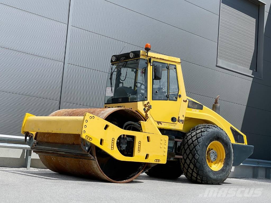 Bomag BW 213 DH-4 Enojni valjarji