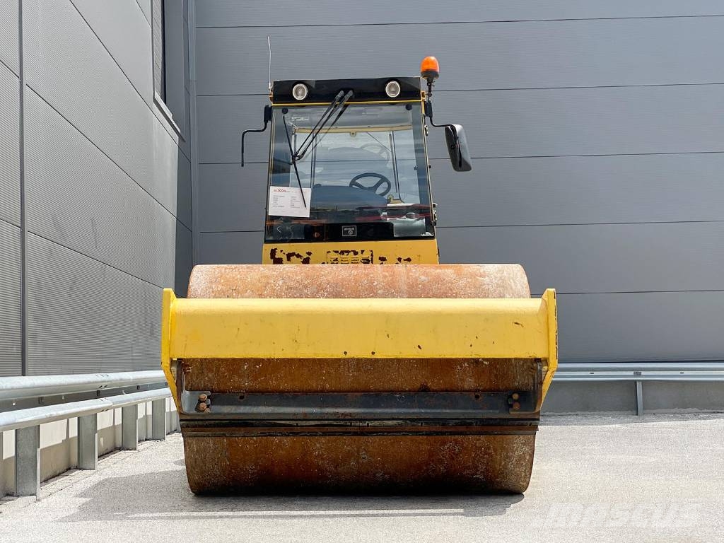 Bomag BW 213 DH-4 Enojni valjarji