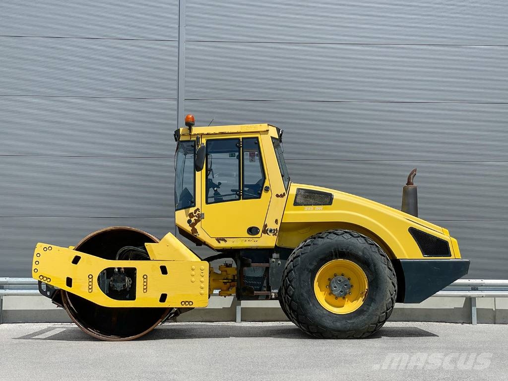 Bomag BW 213 DH-4 Enojni valjarji