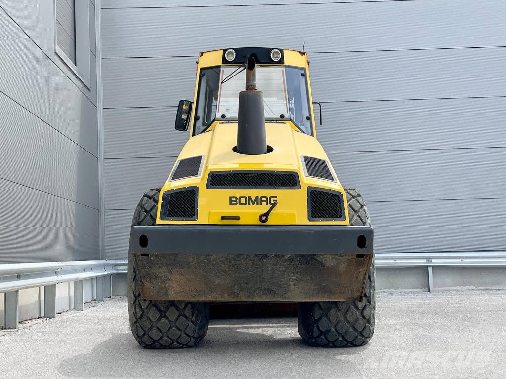Bomag BW 213 DH-4 Enojni valjarji