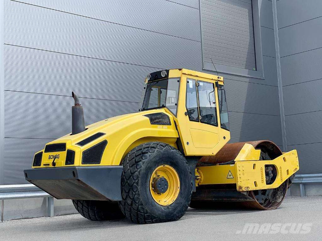 Bomag BW 213 DH-4 Enojni valjarji