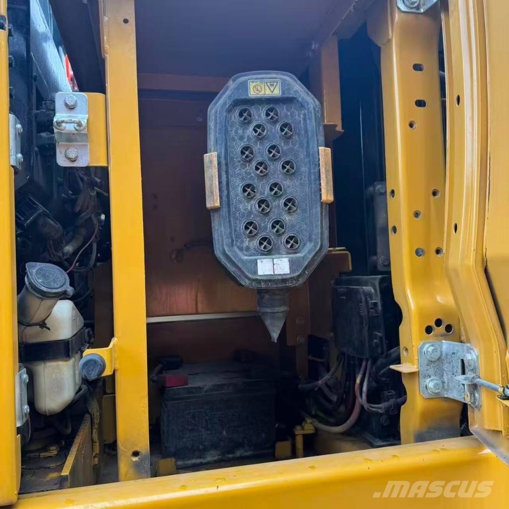 CAT 320 Crawler excavators